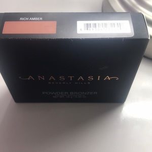 Anastasia bronzer shade: RICH AMBER